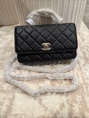 Chanel makeup bag Black (LAST STOCK)